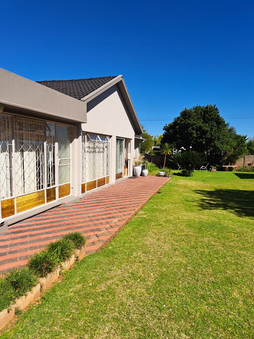 4 Bedroom Property for Sale in Flamwood North West